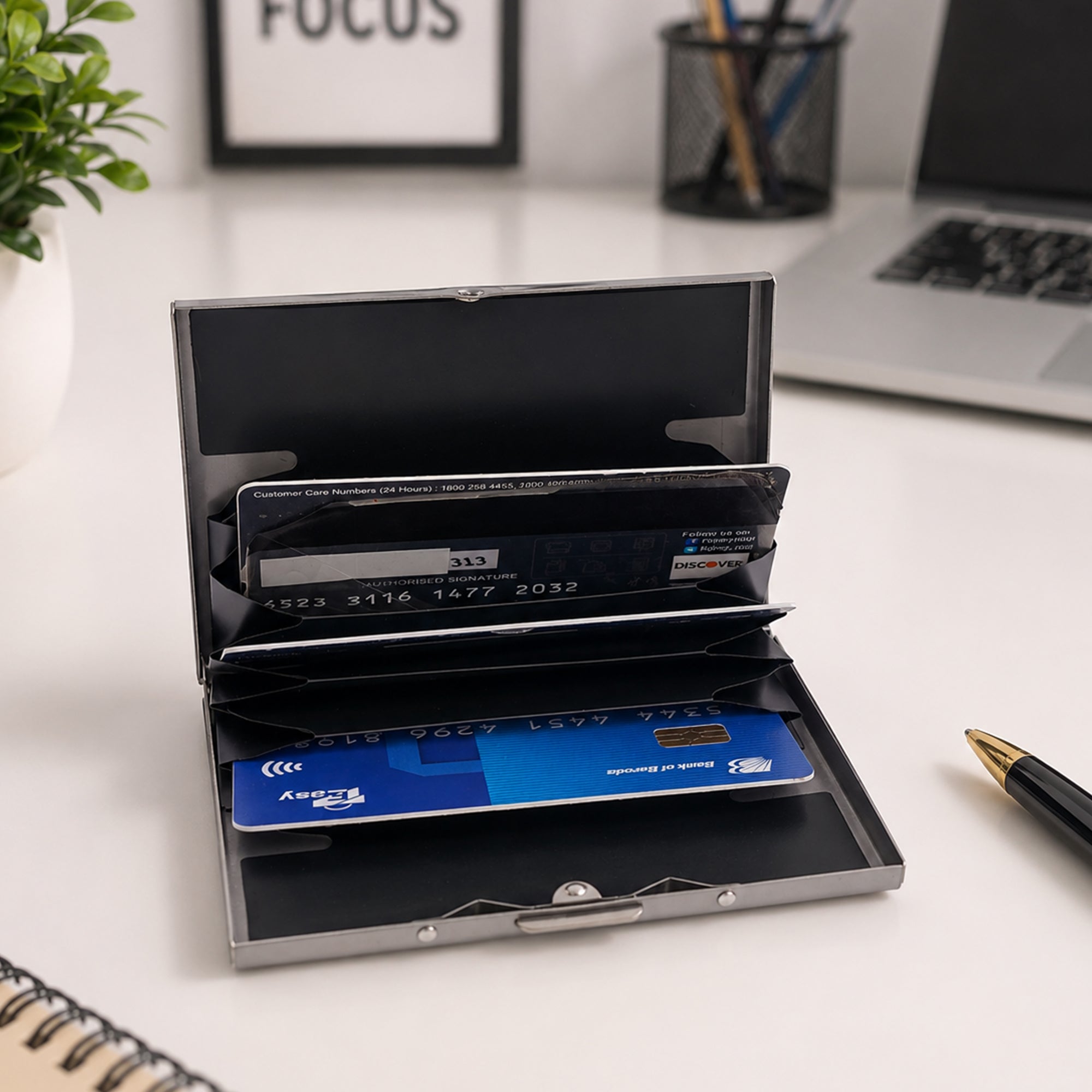 Smart Card Holder | Compact Professional Organizer for Daily Carry