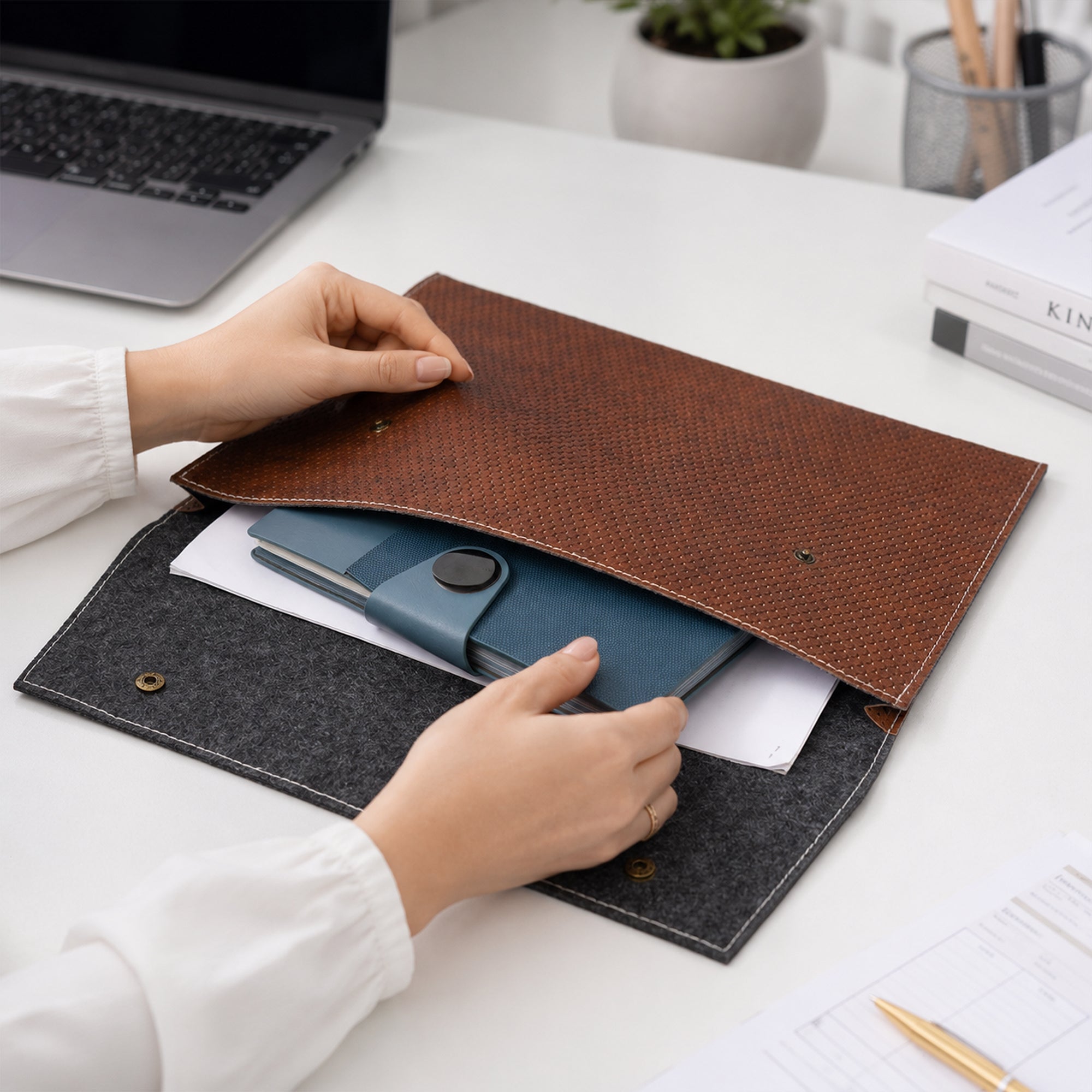 Premium Conference Folder – Black & Tan dupe | Professional Document Organizer for Meetings, Office & Presentations